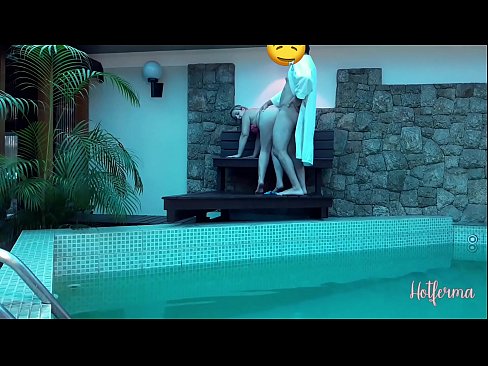 ❤️ Šef poziva sobaricu na bazen, ali nije mogao odoljeti vrućini ❤️❌ Porno na hr.pornoxlxx.ru ❌❤
